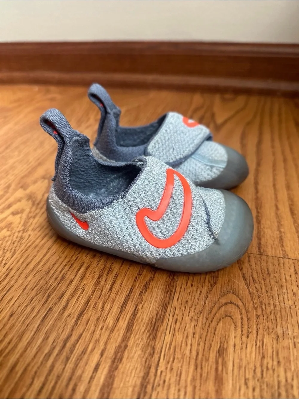 Nike Swoosh 1 Shoes Size 5C Gray-Orange